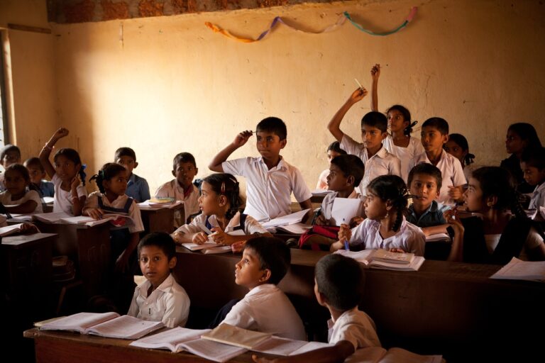 Construindo uma Base Sólida: Fundamentos da Educação Tradicional