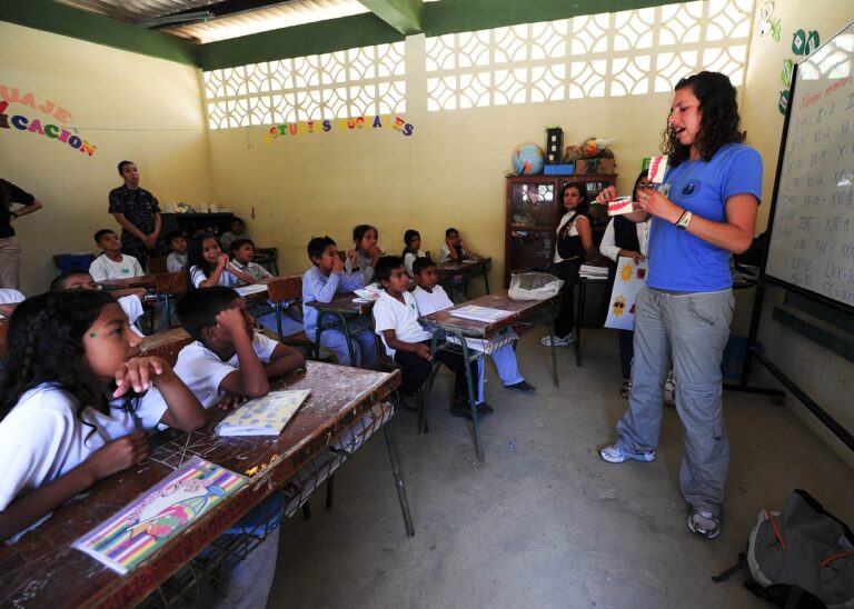 Celebrando Mentores Inspiradores: Uma Homenagem aos Professores no Seu Dia